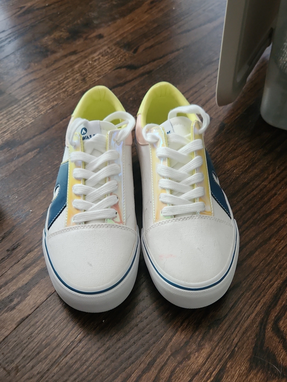 Airwalk Low-Top Sneakers in White, Blue & Yellow